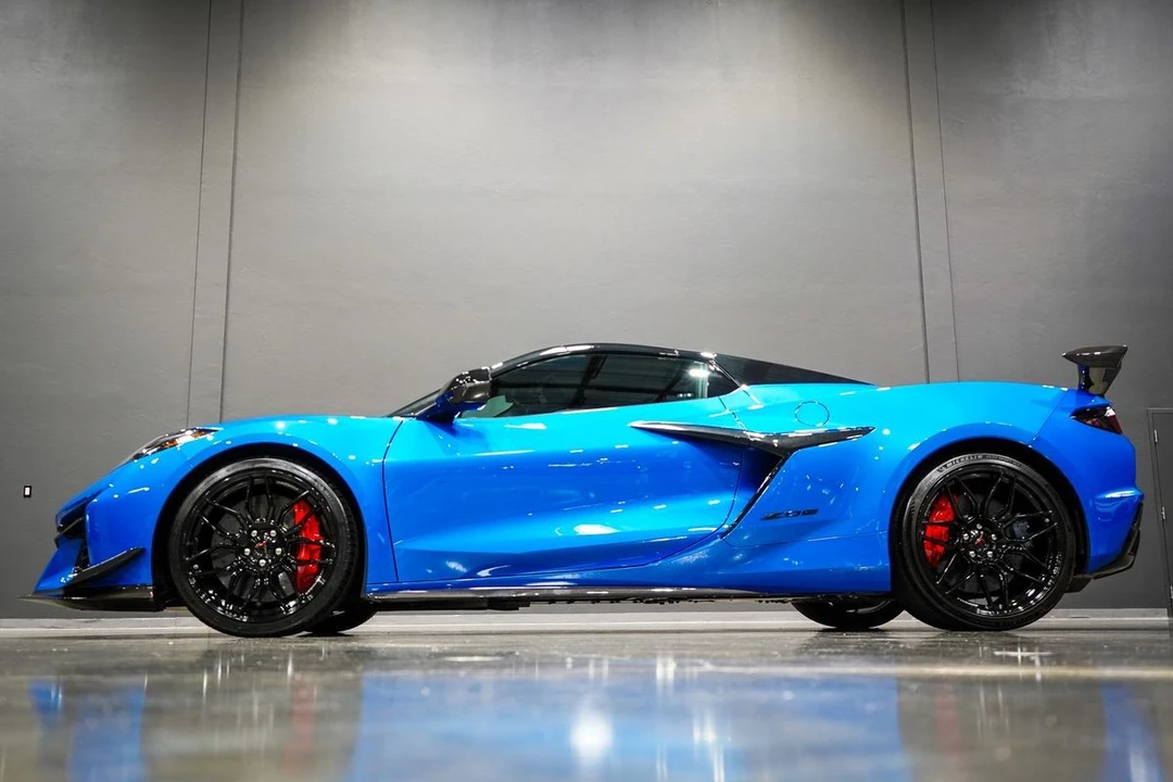 2025 Chevrolet Corvette C8 Z06 - Image 19 of 21