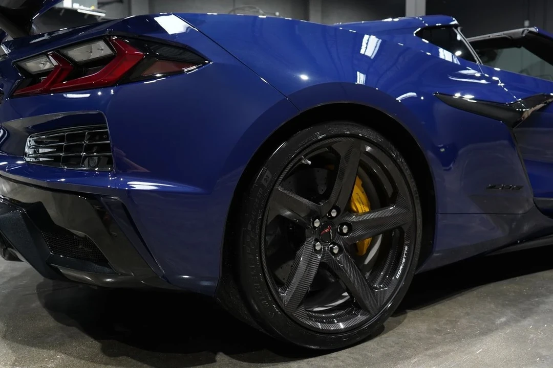 2025 Chevrolet Corvette C8 Z06 - Image 17 of 21