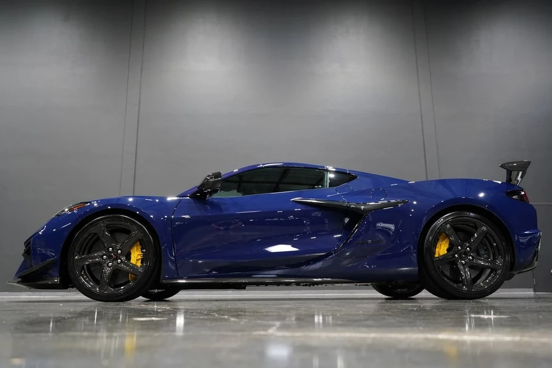 2025 Chevrolet Corvette C8 Z06 - Image 19 of 21