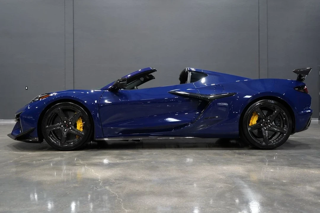 2025 Chevrolet Corvette C8 Z06 - Image 2 of 21
