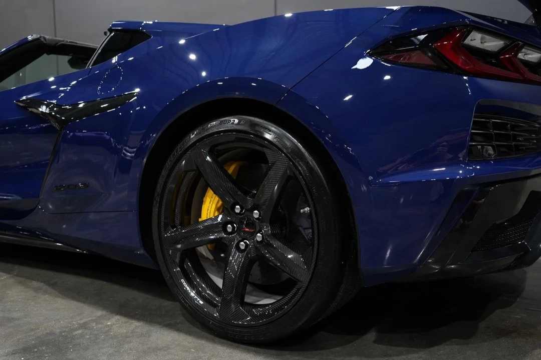 2025 Chevrolet Corvette C8 Z06 - Image 13 of 21