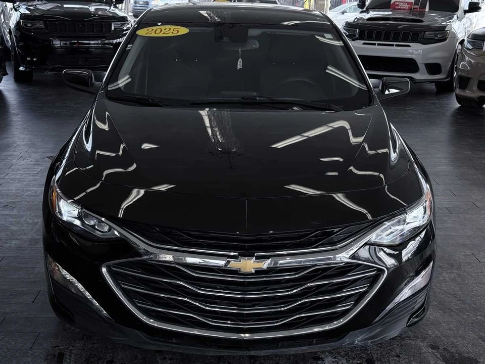 2025 Chevrolet Malibu - Image 3 of 12