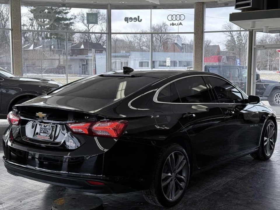 2025 Chevrolet Malibu - Image 9 of 12