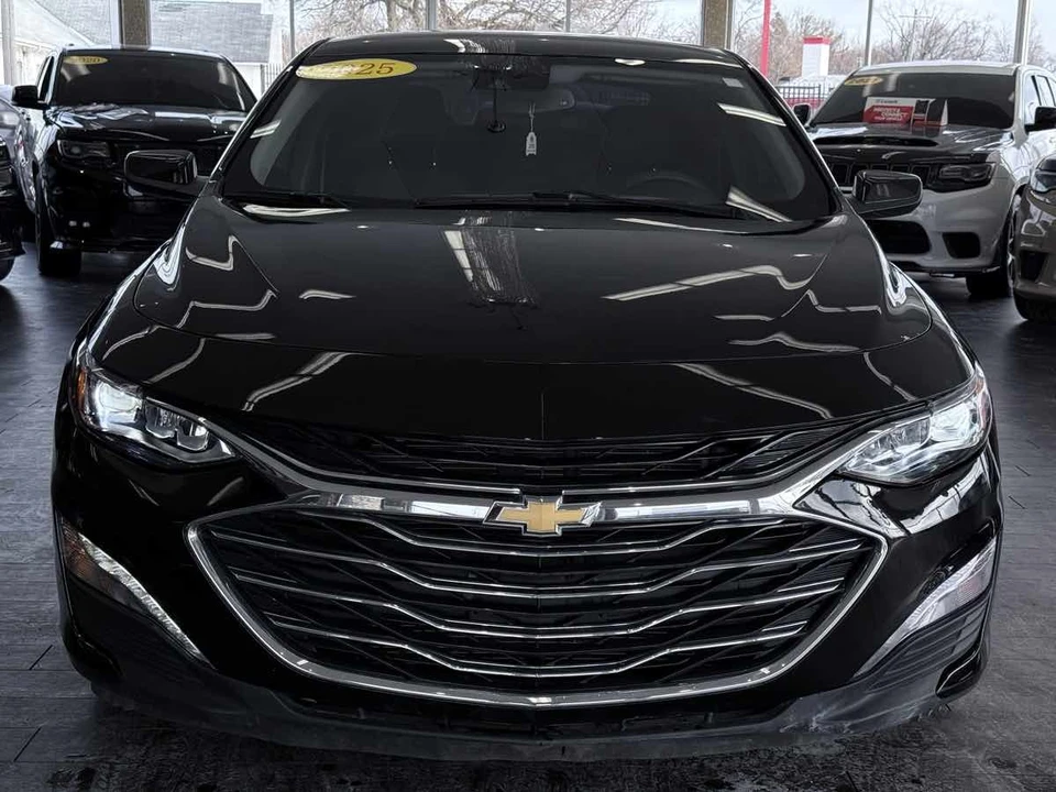 2025 Chevrolet Malibu - Image 4 of 12
