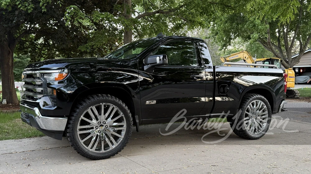 2025 Chevrolet Silverado 4th Gen - Image 2 of 20