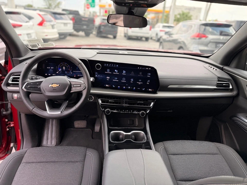 2025 Chevrolet Traverse - Image 13 of 21