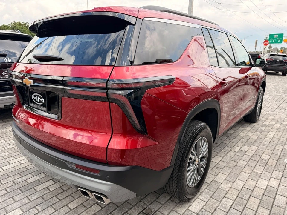 2025 Chevrolet Traverse - Image 10 of 21