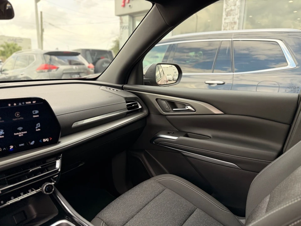 2025 Chevrolet Traverse - Image 19 of 21