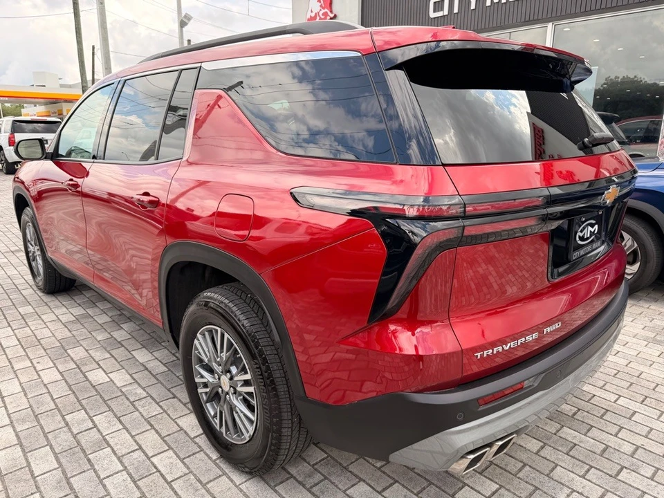 2025 Chevrolet Traverse - Image 5 of 21