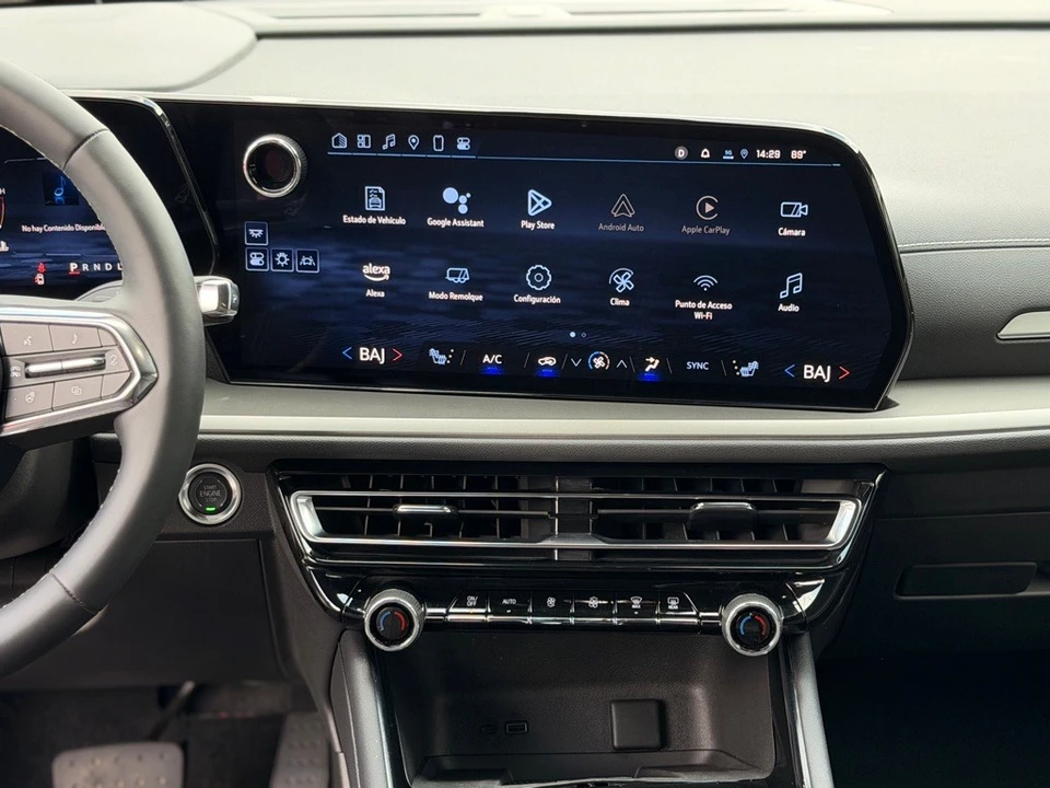 2025 Chevrolet Traverse - Image 16 of 21