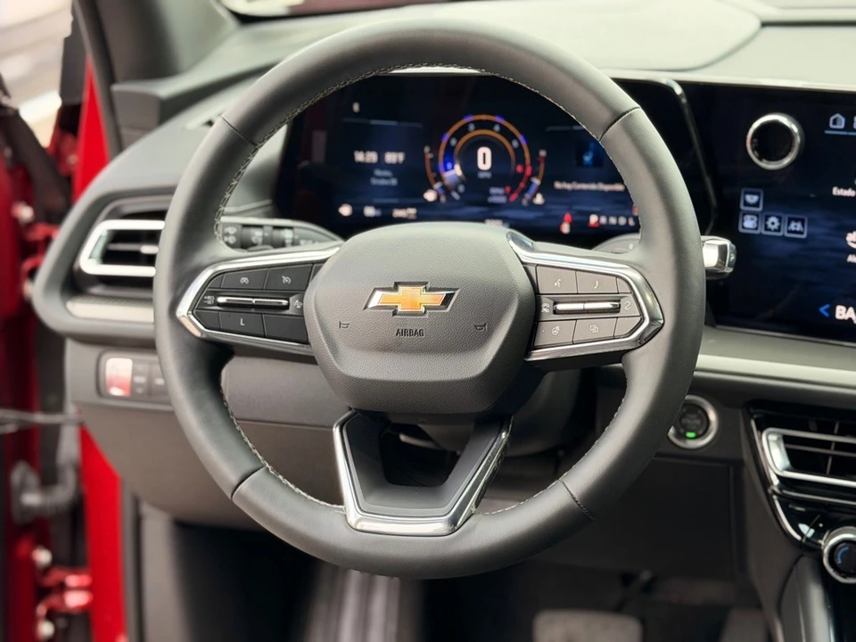 2025 Chevrolet Traverse - Image 14 of 21