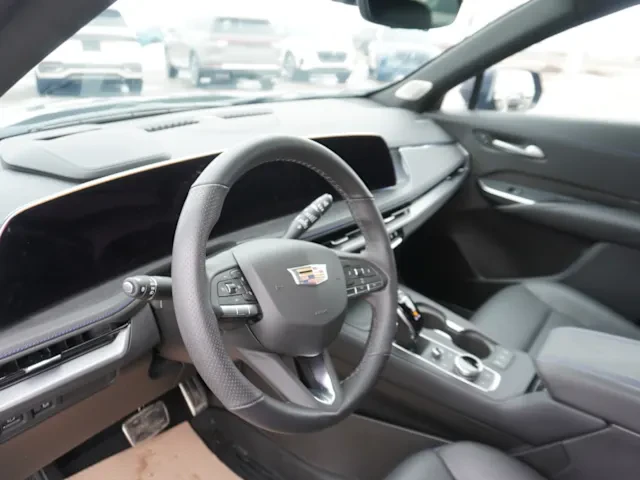 2025 Cadillac XT4 - Image 12 of 14