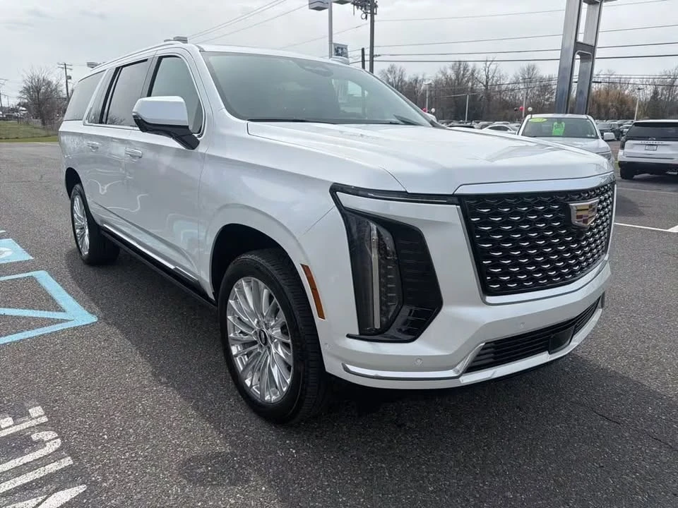 2025 Cadillac Escalade 5th Gen - Image 2 of 11