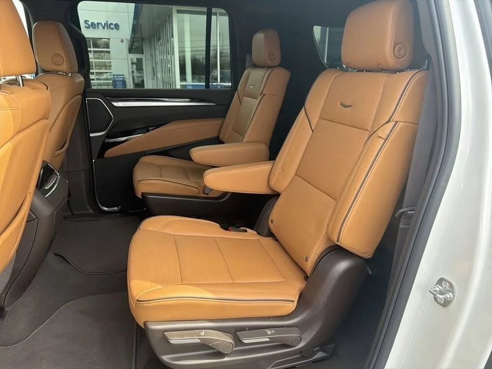 2025 Cadillac Escalade 5th Gen - Image 9 of 11