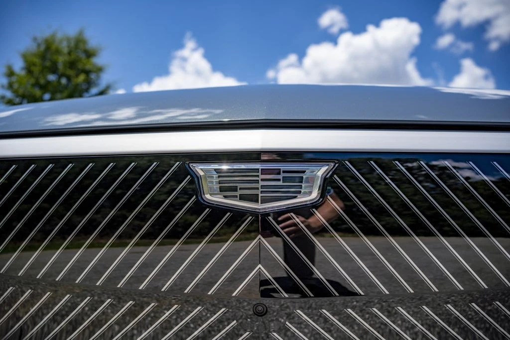 2025 Cadillac Celestiq - Image 19 of 31