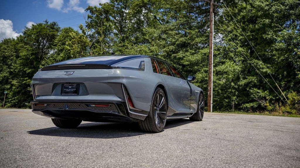 2025 Cadillac Celestiq - Image 10 of 31