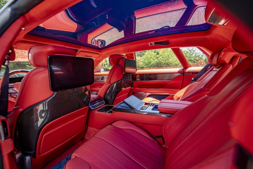 2025 Cadillac Celestiq - Image 22 of 31