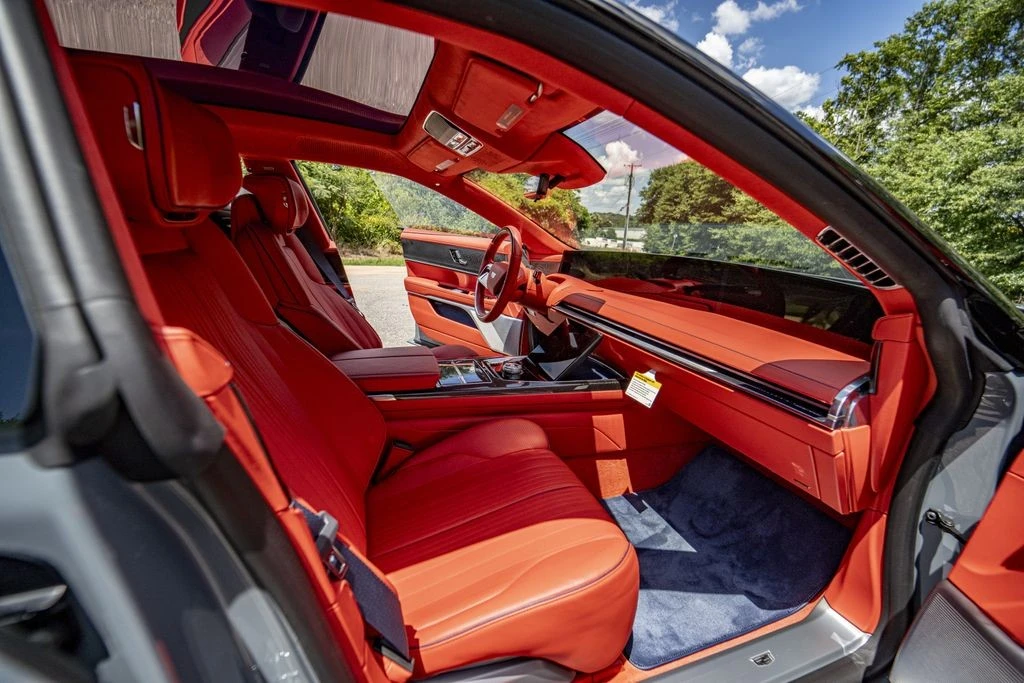 2025 Cadillac Celestiq - Image 27 of 31