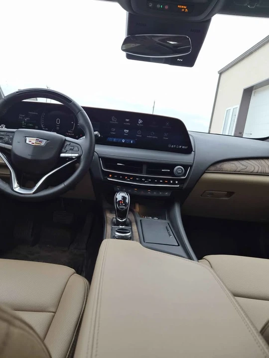 2025 Cadillac CT5 - Image 10 of 13