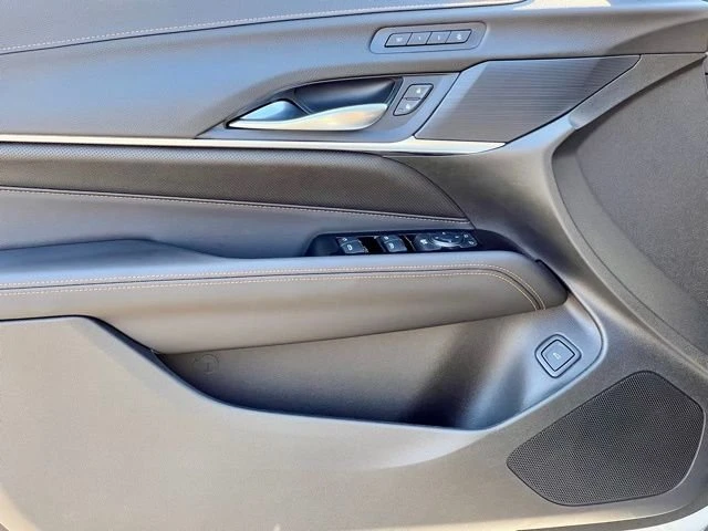 2025 Cadillac CT4 - Image 13 of 20
