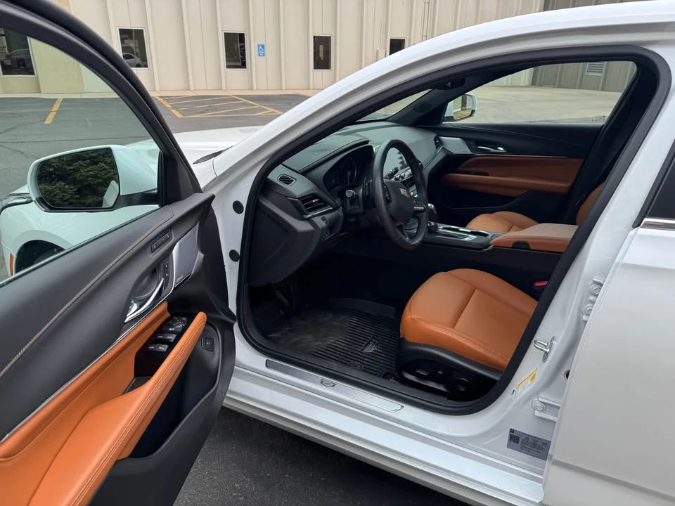 2025 Cadillac CT4 - Image 4 of 11
