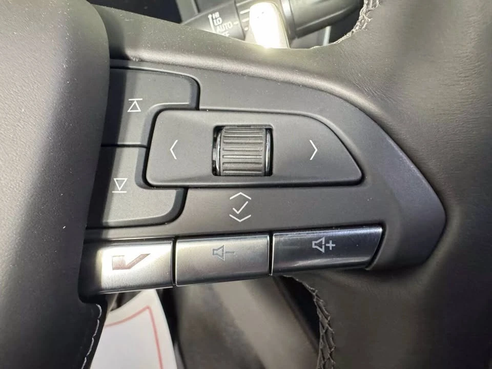 2025 Cadillac CT4-V - Image 16 of 19