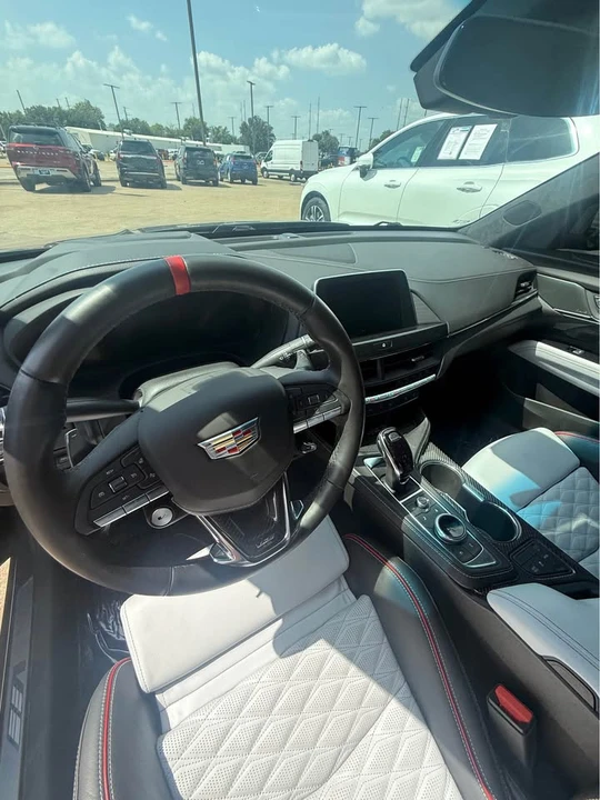 2025 Cadillac CT4-V Blackwing - Image 7 of 10