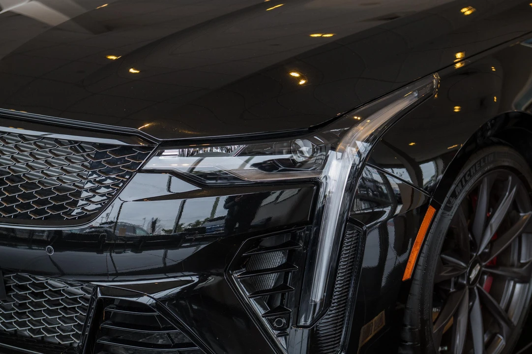 2025 Cadillac CT4-V Blackwing - Image 24 of 31