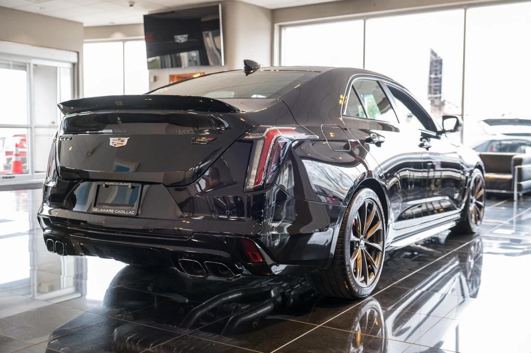 2025 Cadillac CT4-V Blackwing - Image 16 of 31