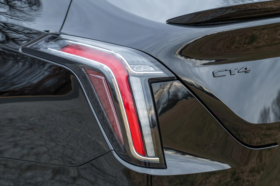 2025 Cadillac CT4-V Blackwing - Image 27 of 31