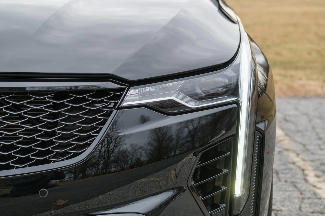 2025 Cadillac CT4-V Blackwing - Image 23 of 31
