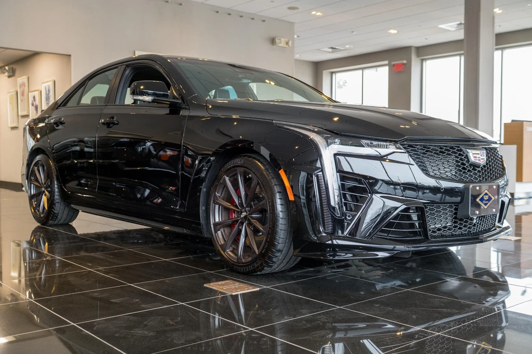 2025 Cadillac CT4-V Blackwing - Image 17 of 31