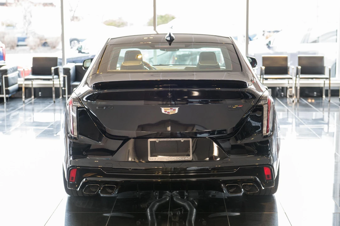 2025 Cadillac CT4-V Blackwing - Image 15 of 31