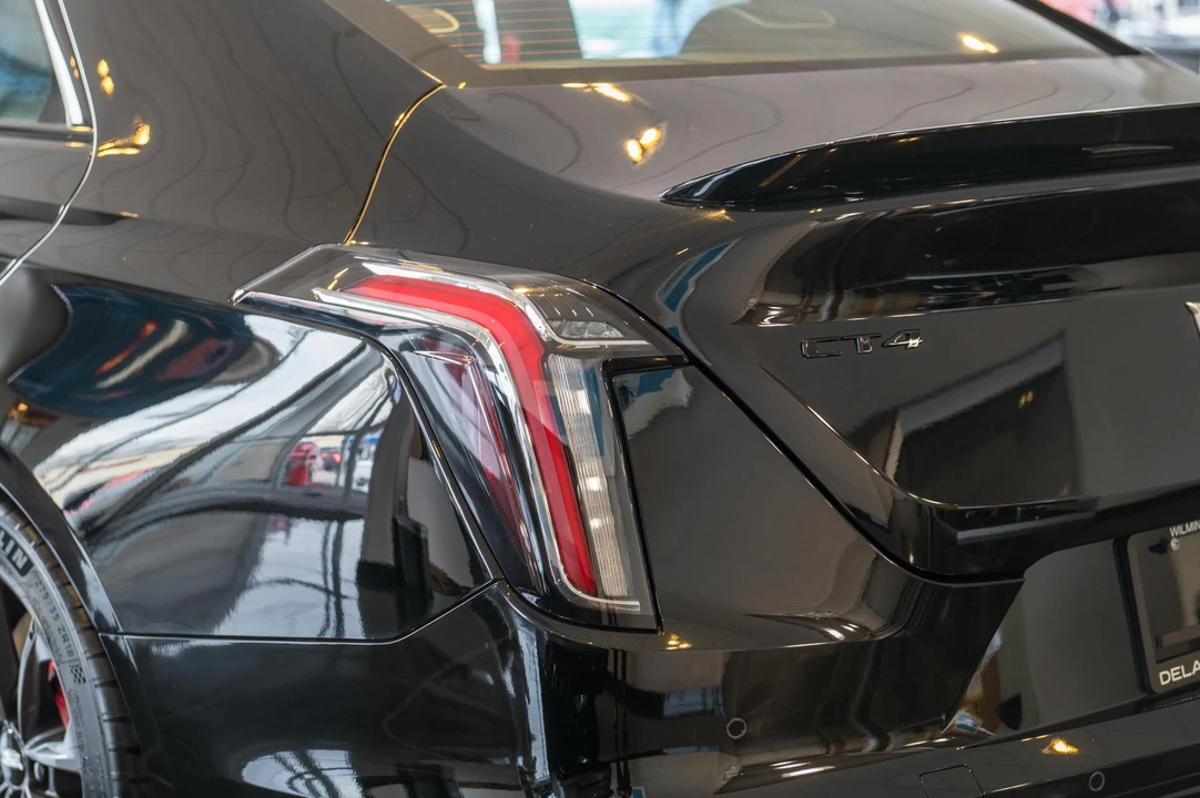 2025 Cadillac CT4-V Blackwing - Image 26 of 31