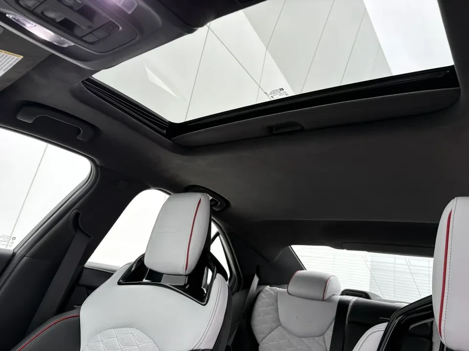 2025 Cadillac CT4-V Blackwing - Image 10 of 20