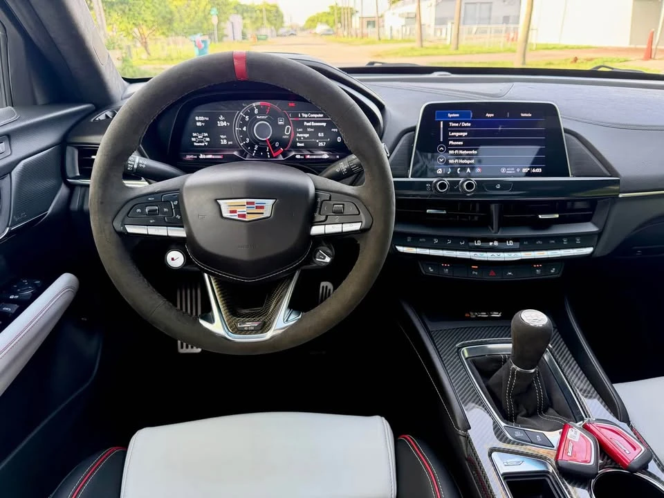 2025 Cadillac CT4-V Blackwing - Image 10 of 16