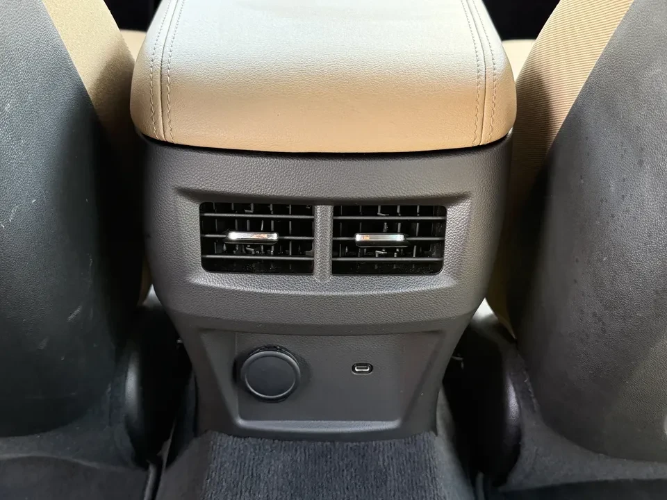 2025 Cadillac CT5 - Image 17 of 20