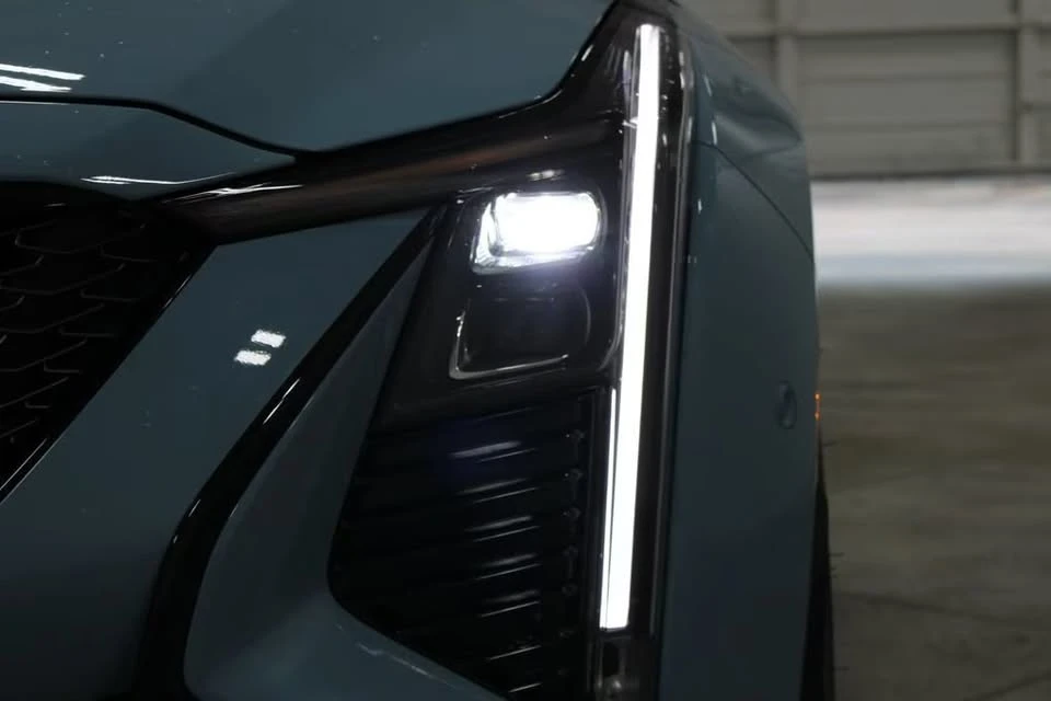 2025 Cadillac CT5-V Blackwing - Image 8 of 12