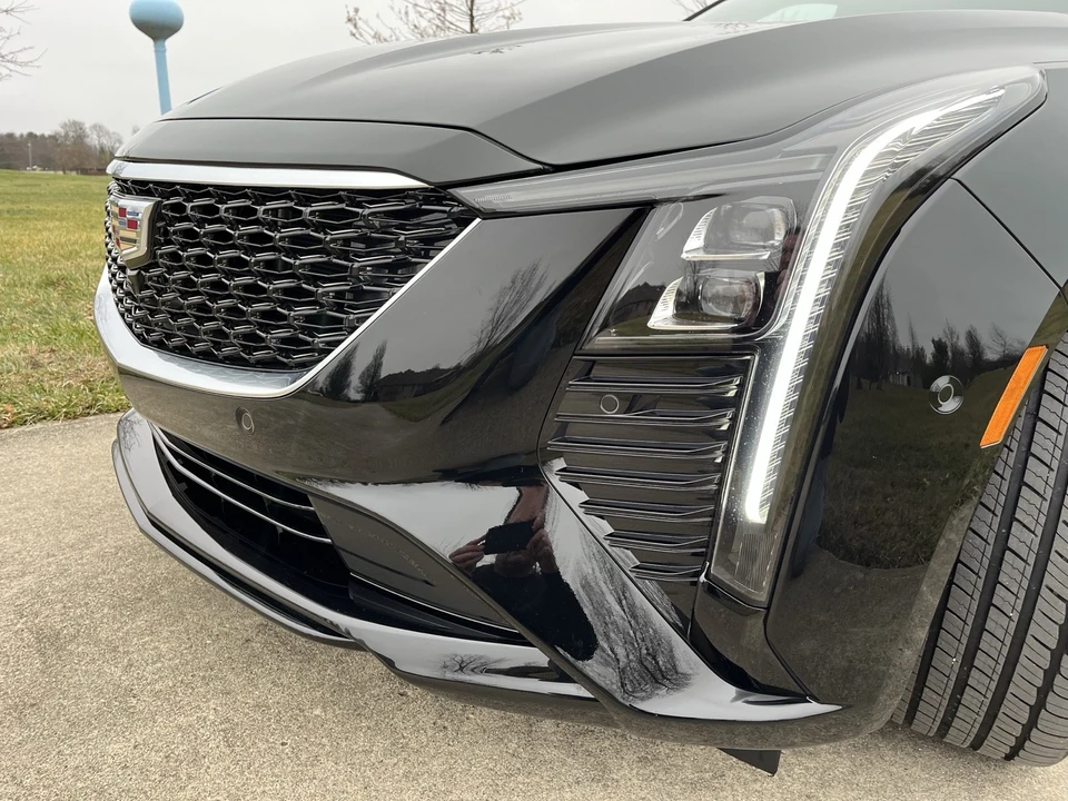 2025 Cadillac CT5 - Image 10 of 21