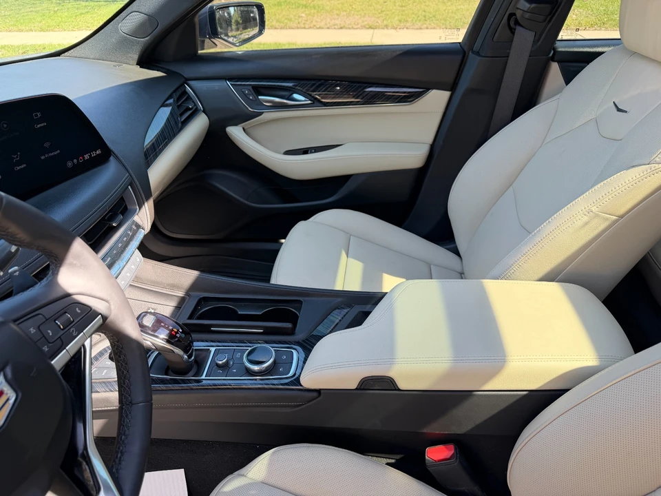 2025 Cadillac CT5 - Image 15 of 21