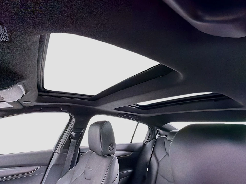 2025 Cadillac CT5 - Image 16 of 31