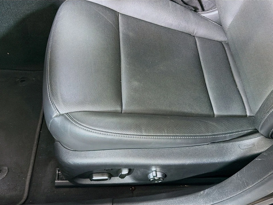 2025 Cadillac CT5 - Image 24 of 31
