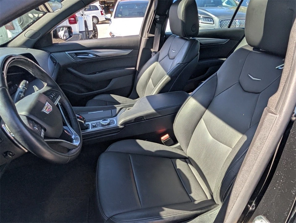 2025 Cadillac CT5 - Image 10 of 12