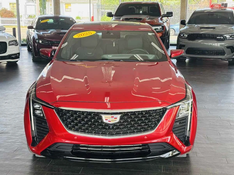 2025 Cadillac CT5 - Image 17 of 31