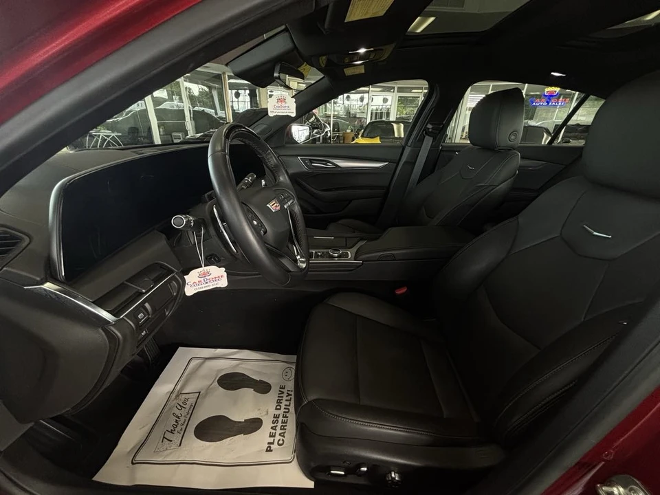2025 Cadillac CT5 - Image 29 of 31