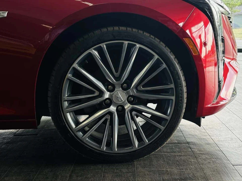 2025 Cadillac CT5 - Image 24 of 31