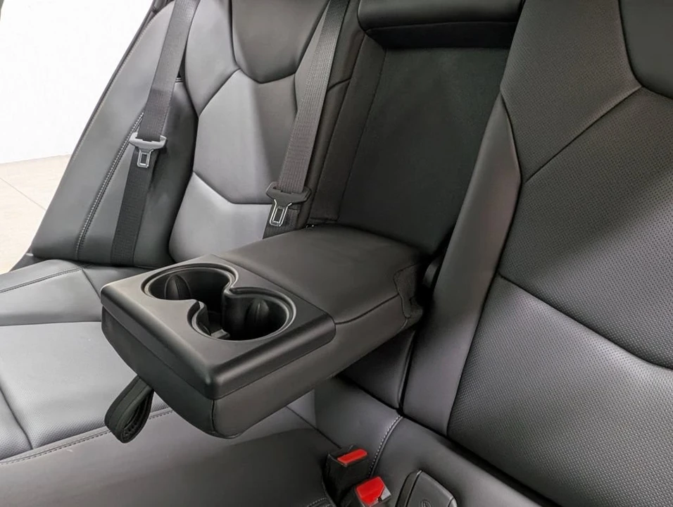 2025 Cadillac CT5 - Image 16 of 28