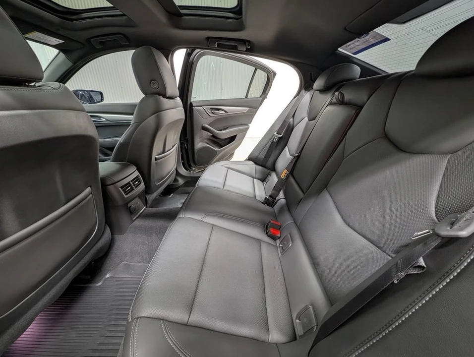 2025 Cadillac CT5 - Image 15 of 28