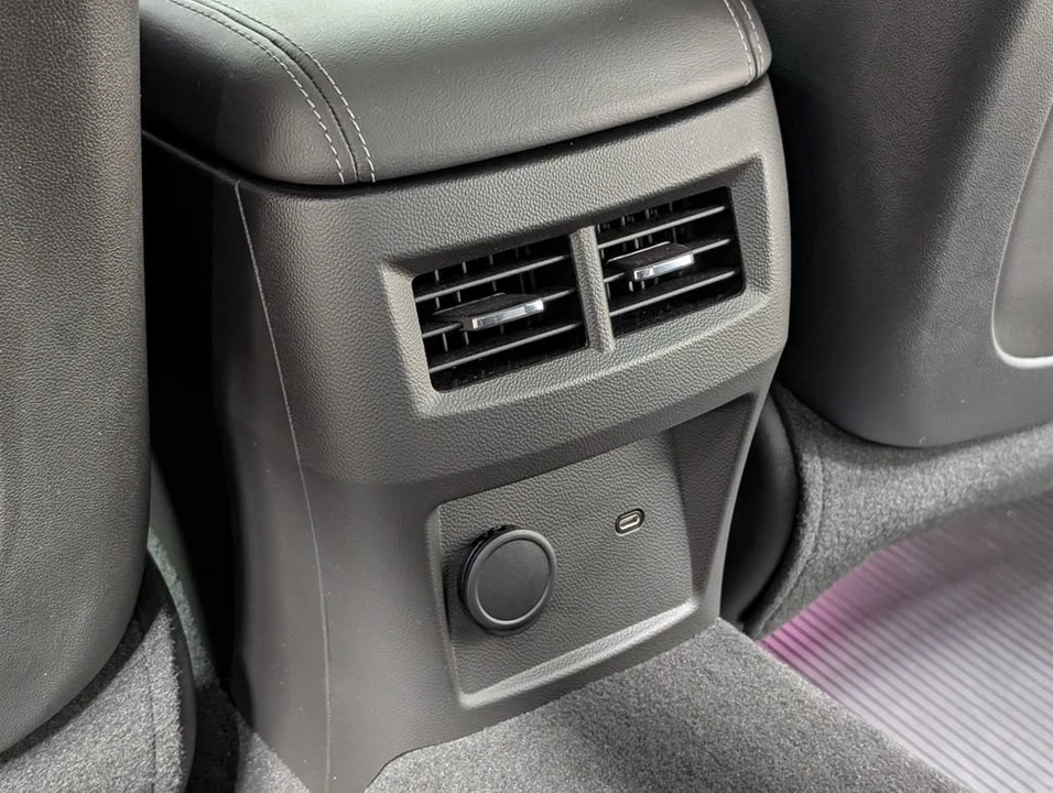2025 Cadillac CT5 - Image 17 of 28