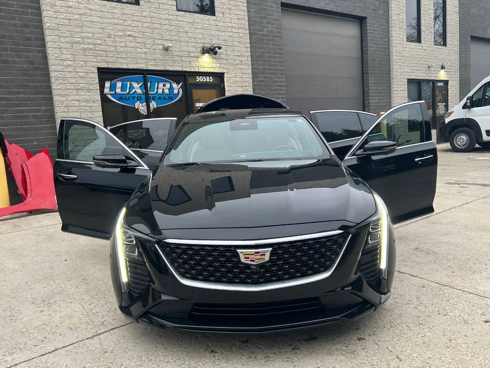 2025 Cadillac CT5 - Image 14 of 21
